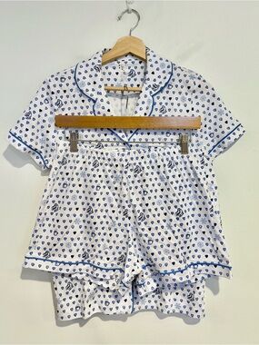Roller Rabbit || Snowflake Hearts Short Sleeve Polo Pajama Set Ice Skates Blue S